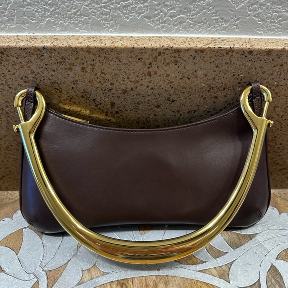JACQUEMUS 
Le Bisou mousqueton LE RAPHIA
Carabiner strap shoulder bag. - Picture 3 of 7